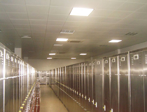 武漢通用導光管采光系統室內效果(車間) 武漢通用導光管采光系統室內效果(車間)